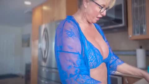 Snapshot of tastycupcake69 chatting on 02-11-26, 08:14 veronicabrian online show from 02-11-26, 08:14