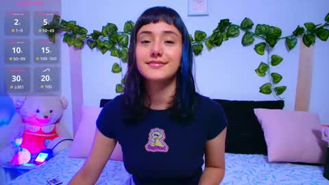 Snapshot of tati_cardenas chatting on 09-25-25, 05:00 AME online show from 09-25-25, 05:00