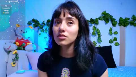 Snapshot of tati_cardenas chatting on 12-05-25, 04:21 AME online show from 12-05-25, 04:21