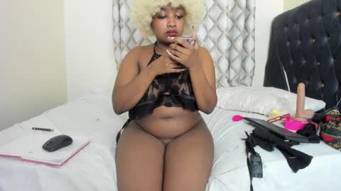 Snapshot of tatiana_storm chatting on 02-15-26, 01:46 tatiana_storm online show from 02-15-26, 01:46