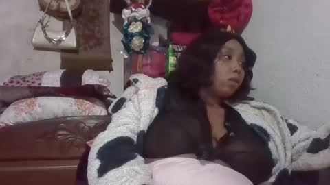 Snapshot of tatianahery chatting on 06-12-26, 04:00 tatianahery online show from 06-12-26, 04:00