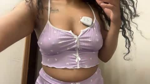 Snapshot of tatiannatease chatting on 03-05-25, 03:18 Tatianna Marie online show from 03-05-25, 03:18