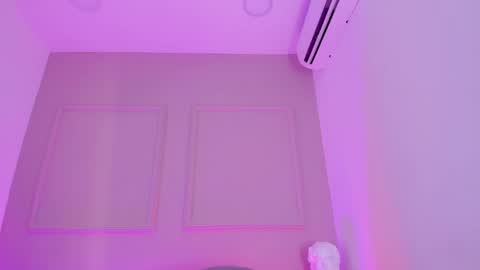 Snapshot of tatii_moon chatting on 06-06-26, 05:45 Tati online show from 06-06-26, 05:45