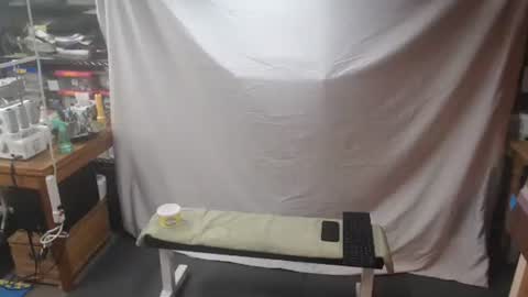 Snapshot of tatsdude chatting on 12-19-25, 04:14 inkbator online show from 12-19-25, 04:14