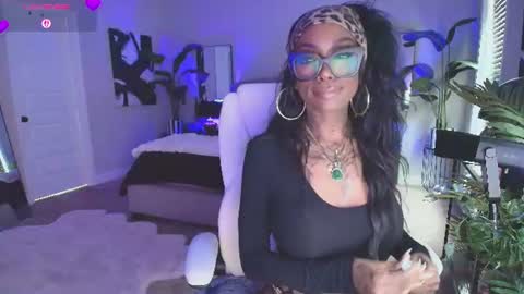 Snapshot of tatted_vixen chatting on 06-12-26, 07:46 Tatted Queen online show from 06-12-26, 07:46