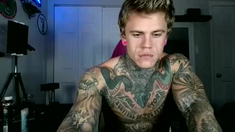 Snapshot of tatteddaddy9000 chatting on 10-03-25, 05:04 D-Man online show from 10-03-25, 05:04