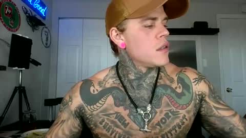 Snapshot of tatteddaddy9000 chatting on 10-04-25, 03:43 D-Man online show from 10-04-25, 03:43