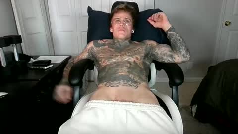 Snapshot of tatteddaddy9000 chatting on 10-09-25, 12:08 D-Man online show from 10-09-25, 12:08