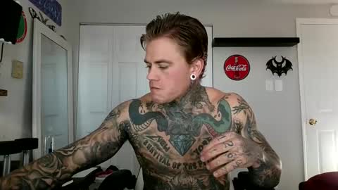 Snapshot of tatteddaddy9000 chatting on 10-09-25, 01:20 D-Man online show from 10-09-25, 01:20