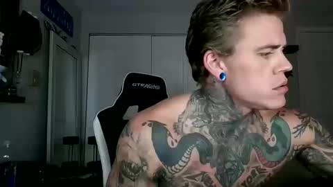 Snapshot of tatteddaddy9000 chatting on 10-11-25, 10:30 D-Man online show from 10-11-25, 10:30