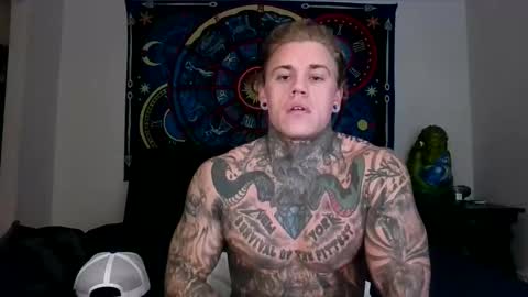 Snapshot of tatteddaddy9000 chatting on 11-19-25, 07:58 D-Man online show from 11-19-25, 07:58