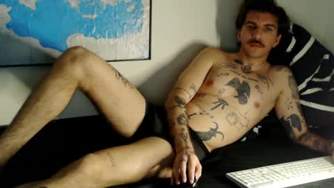 Snapshot of tattedentity chatting on 05-11-26, 11:46 David online show from 05-11-26, 11:46