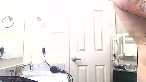 Snapshot of tattoo3333 chatting on 11-10-25, 05:34 tattoo3333 online show from 11-10-25, 05:34