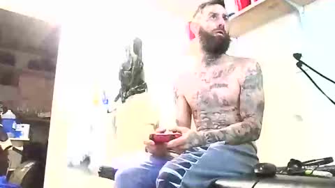 Snapshot of tattoo3333 chatting on 11-25-25, 04:23 tattoo3333 online show from 11-25-25, 04:23