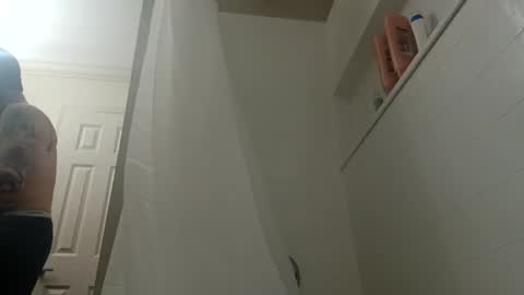 Snapshot of tattoo3333 chatting on 11-27-25, 04:31 tattoo3333 online show from 11-27-25, 04:31