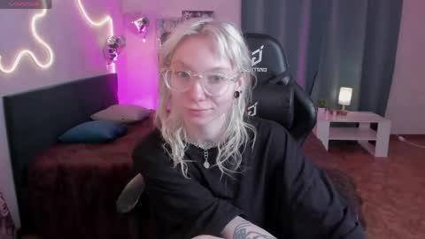 tattoo_artbaby online show from 04-30-26, 01:45