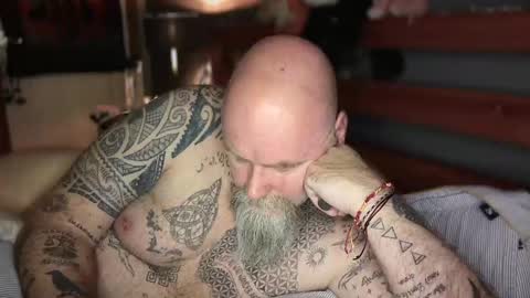 Tattooeddilf 01 online show from 12-14-25, 11:09