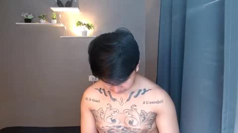 Snapshot of tattooguy1209 chatting on 11-25-25, 03:17 zareen online show from 11-25-25, 03:17