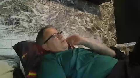 Snapshot of tatts4tits chatting on 05-25-26, 10:10 dave online show from 05-25-26, 10:10