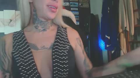 Snapshot of tatuada_safada chatting on 11-26-25, 02:34 tatuada_safada online show from 11-26-25, 02:34