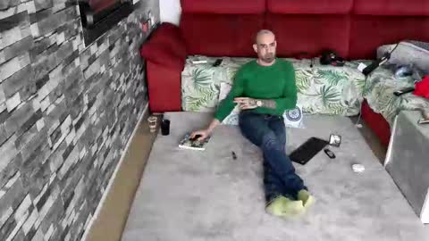 Snapshot of tatuadorhotxxx chatting on 12-20-25, 11:56 Tatuado20cm online show from 12-20-25, 11:56