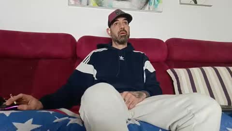 Snapshot of tatuadorhotxxx chatting on 02-18-26, 04:52 Tatuado20cm online show from 02-18-26, 04:52