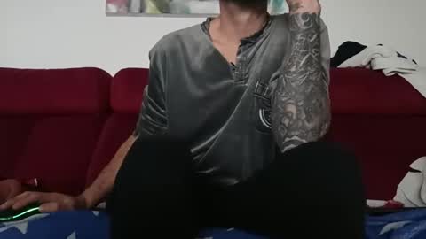 Snapshot of tatuadorhotxxx chatting on 02-23-26, 01:36 Tatuado20cm online show from 02-23-26, 01:36