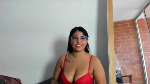 Snapshot of taty_gomez_ chatting on 04-27-26, 05:11 Tatiana Gomez online show from 04-27-26, 05:11
