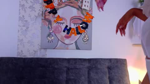 Taty Miller online show from 10-21-25, 03:46