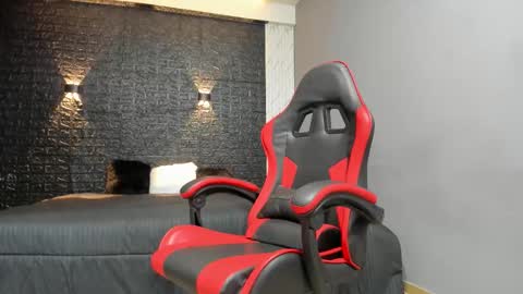 Snapshot of taurus_boy1 chatting on 10-11-25, 11:42 T A U R U S online show from 10-11-25, 11:42