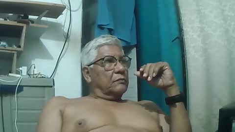 Snapshot of tavo58 chatting on 04-15-26, 03:57 alvarito online show from 04-15-26, 03:57