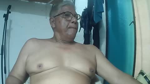 Snapshot of tavo58 chatting on 05-02-26, 04:23 alvarito online show from 05-02-26, 04:23