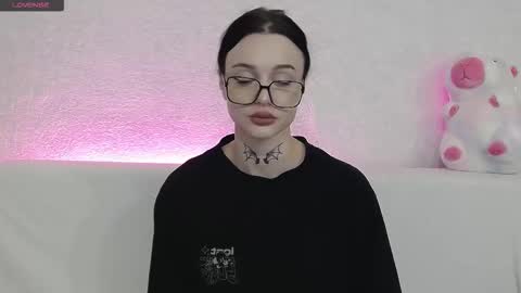 Snapshot of tayaavis chatting on 10-21-25, 04:51 Taya online show from 10-21-25, 04:51