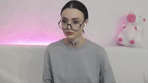 Snapshot of tayaavis chatting on 10-22-25, 05:13 Taya online show from 10-22-25, 05:13