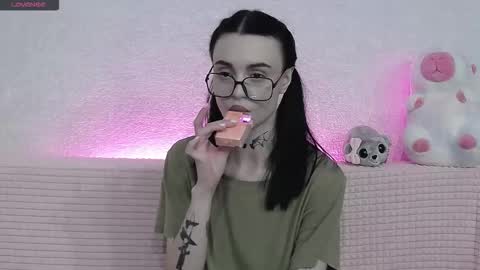 Snapshot of tayaavis chatting on 11-26-25, 07:04 Taya online show from 11-26-25, 07:04