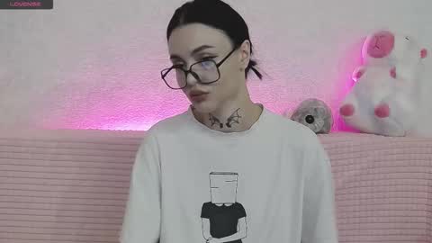 Snapshot of tayaavis chatting on 11-29-25, 03:48 Taya online show from 11-29-25, 03:48