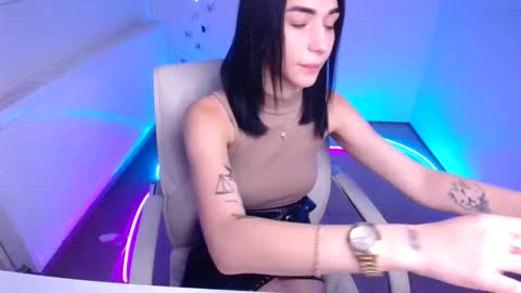 Snapshot of tayla_candy chatting on 10-10-25, 12:37 Tayla online show from 10-10-25, 12:37