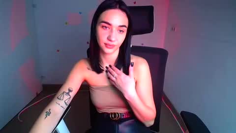 Snapshot of tayla_candy chatting on 10-14-25, 06:03 Tayla online show from 10-14-25, 06:03