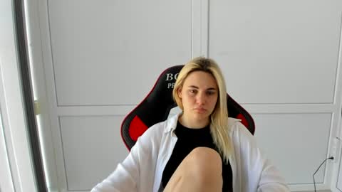 Snapshot of tayla_shy chatting on 07-17-26, 07:48 Tay online show from 07-17-26, 07:48