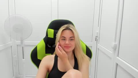Snapshot of tayla_shy chatting on 07-20-26, 11:56 Tay online show from 07-20-26, 11:56