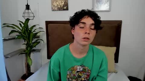 Snapshot of tayler_colins_1 chatting on 02-02-26, 08:18 online show from 02-02-26, 08:18