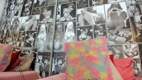 Snapshot of tayler_wells chatting on 03-11-25, 10:42 T A Y L E R online show from 03-11-25, 10:42