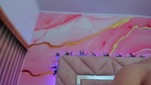 Sarah  online show from 10-24-25, 06:59