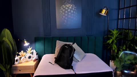 Snapshot of taylor_bennet chatting on 02-11-25, 12:05 Taylor Bennet online show from 02-11-25, 12:05