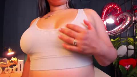 Snapshot of taylor_bennet chatting on 02-21-25, 10:26 Taylor Bennet online show from 02-21-25, 10:26