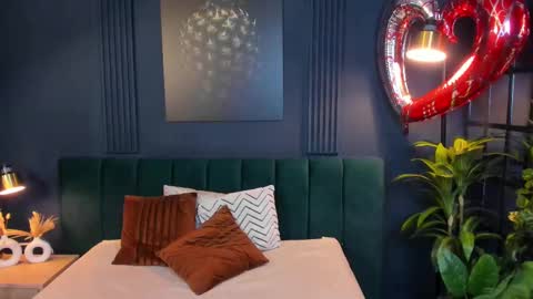 Snapshot of taylor_bennet chatting on 02-27-25, 12:13 Taylor Bennet online show from 02-27-25, 12:13