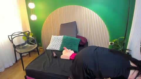 Snapshot of taylor_bennet chatting on 10-07-25, 05:15 Taylor Bennet online show from 10-07-25, 05:15