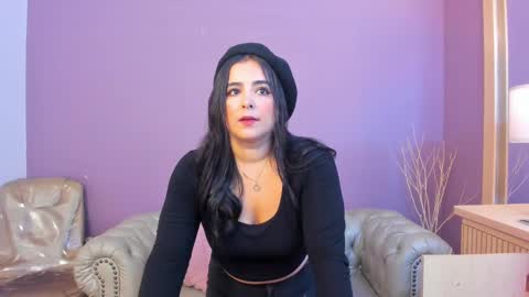 Snapshot of taylor_bennet chatting on 10-22-25, 12:05 Taylor Bennet online show from 10-22-25, 12:05