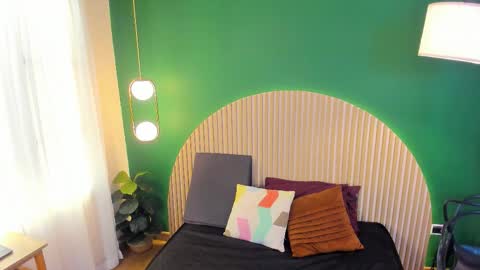 Snapshot of taylor_bennet chatting on 11-12-25, 11:32 Taylor Bennet online show from 11-12-25, 11:32