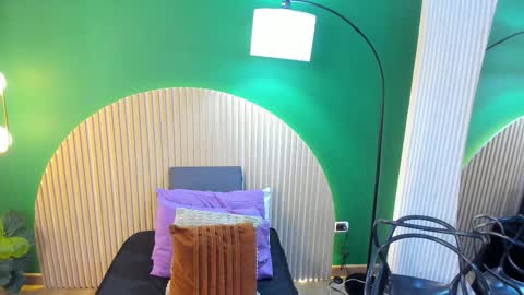 Snapshot of taylor_bennet chatting on 11-24-25, 11:21 Taylor Bennet online show from 11-24-25, 11:21